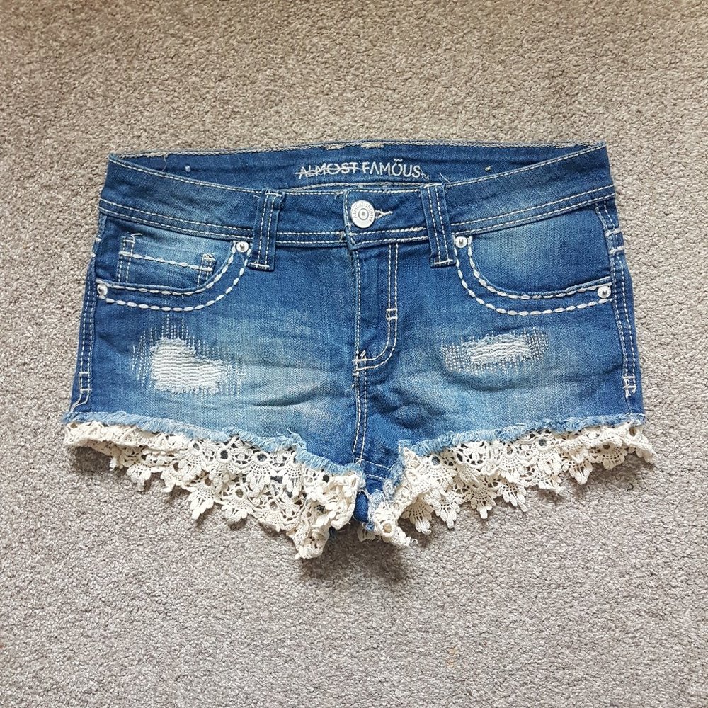 Denim Crochet Womens Shorts Size 7 Almost Famous 2000s Style